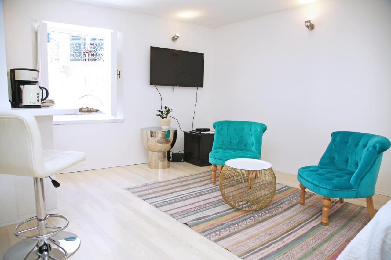 Swan City Apartment & Room 希贝尼克 外观 照片