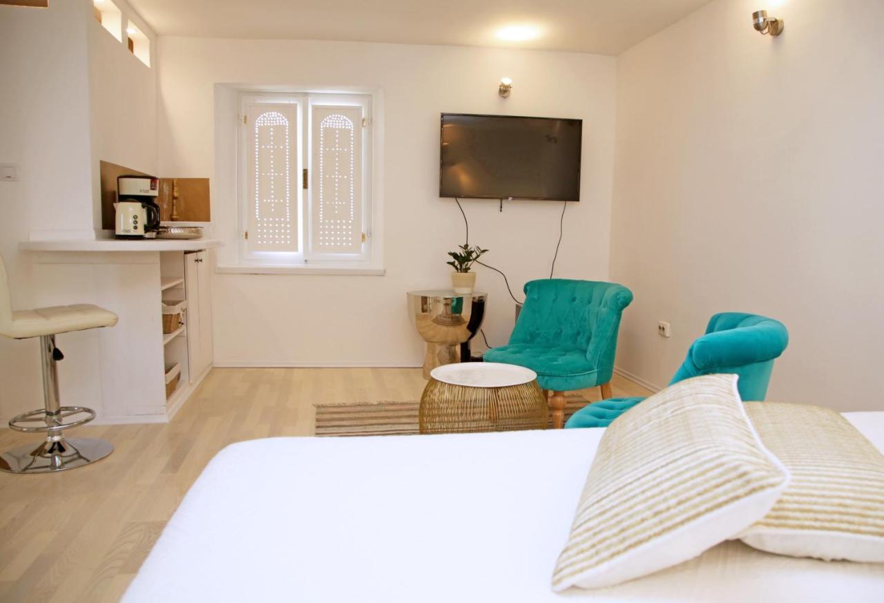 Swan City Apartment & Room 希贝尼克 外观 照片
