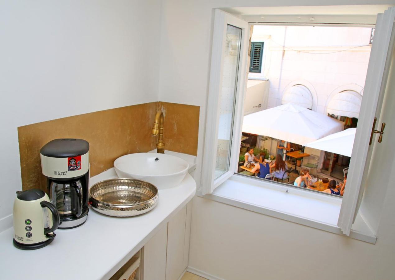 Swan City Apartment & Room 希贝尼克 外观 照片