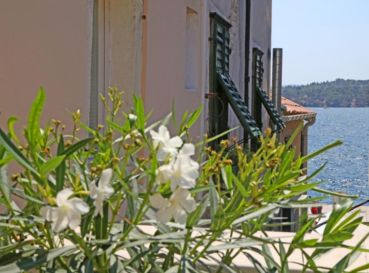 Swan City Apartment & Room 希贝尼克 外观 照片