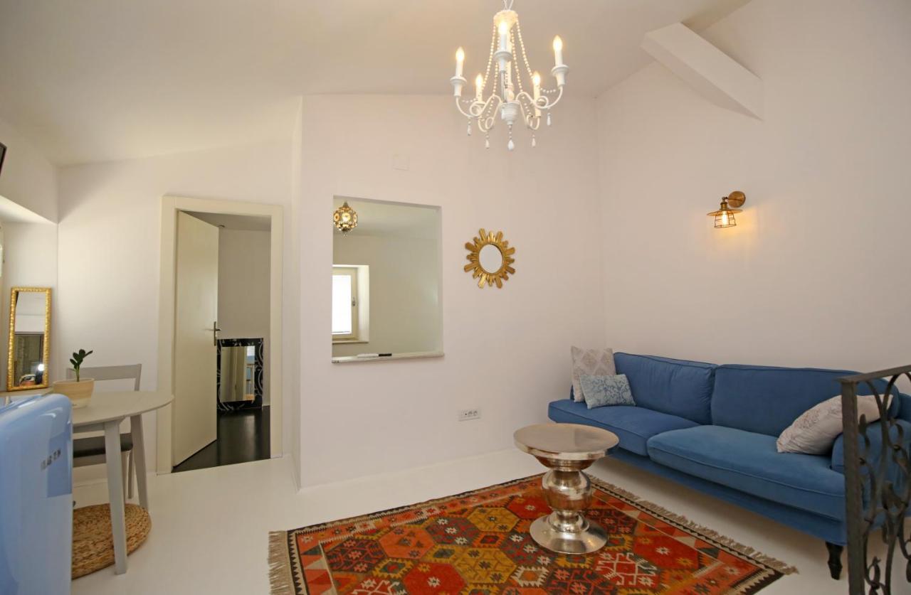 Swan City Apartment & Room 希贝尼克 外观 照片