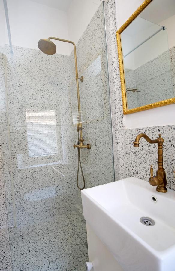 Swan City Apartment & Room 希贝尼克 外观 照片