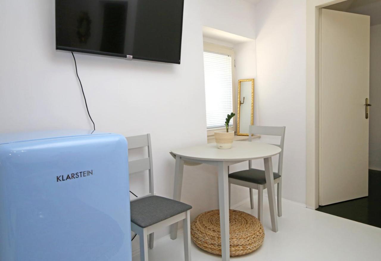 Swan City Apartment & Room 希贝尼克 外观 照片