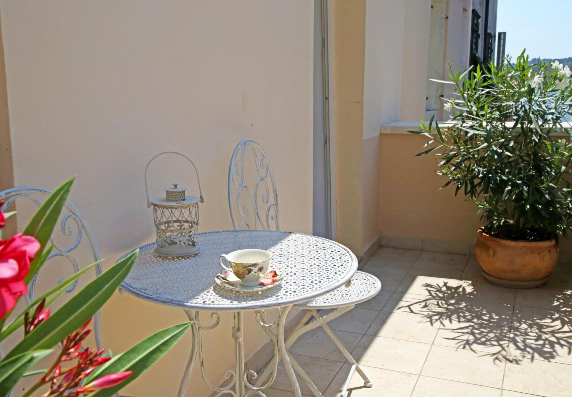 Swan City Apartment & Room 希贝尼克 外观 照片